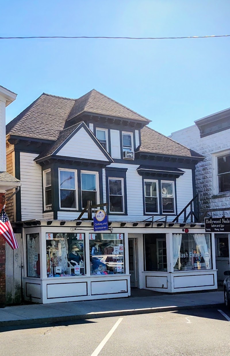 Hollywood Nails Salon & Spa, beauty salon in Oak Bluffs, MA, photo 4 of 10